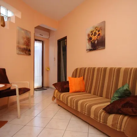 With Parking Space Pomer, Medulin - 7374 Pomer