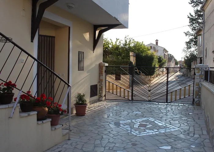 With Parking Space Pomer, Medulin - 7374