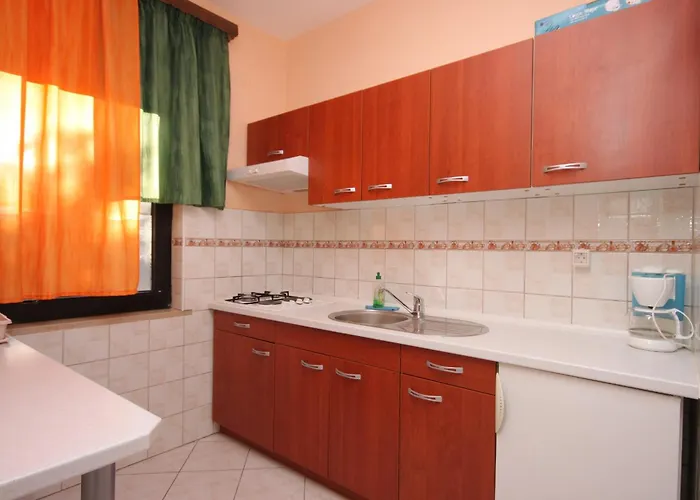 With Parking Space Pomer, Medulin - 7374 Lägenhet