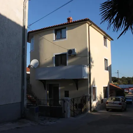 With Parking Space Pomer, Medulin - 7374 Pomer