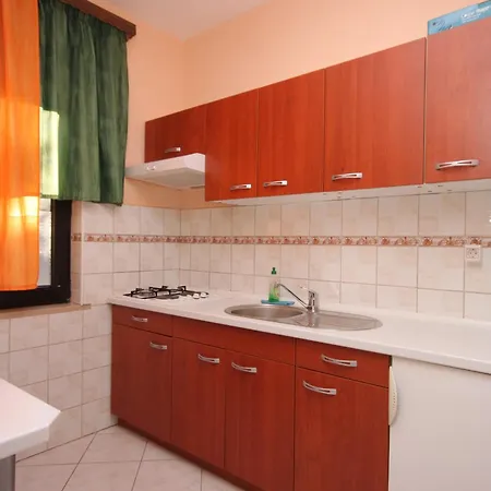 With Parking Space Pomer, Medulin - 7374 Apartman