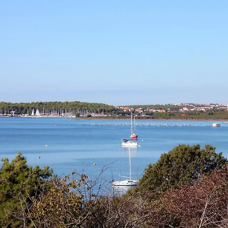 Apartman With Parking Space Pomer, Medulin - 7374 *